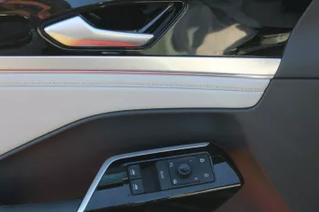 VOLKSWAGEN ELECTRIC ID6 CROZZ PRO , 7 Seats , Leather seats , Openable panoramic sunroof , Head Up Display ,Auto Pilot ,2022MY