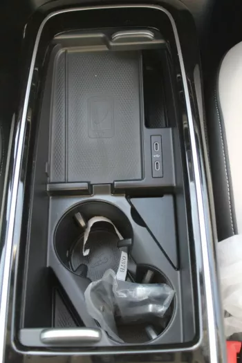 VOLKSWAGEN ELECTRIC ID6 CROZZ PRO , 7 Seats , Leather seats , Openable panoramic sunroof , Head Up Display ,Auto Pilot ,2022MY