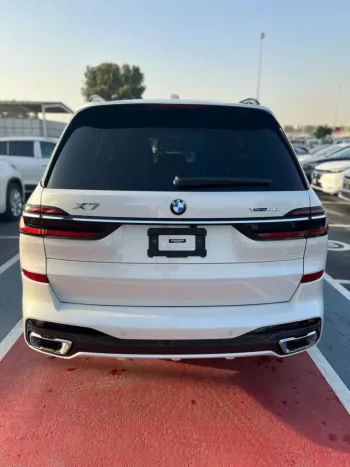 BMW X7 xDrive 40i 2023 FULL OPTION