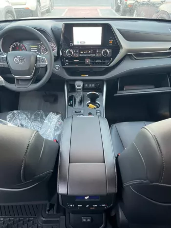 TOYOTA HIGHLANDER XLE 2.4L TURBO CANADIAN SPEC 2023 MODEL