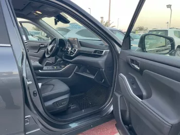 TOYOTA HIGHLANDER XLE 2.4L TURBO CANADIAN SPEC 2023 MODEL