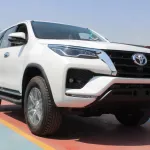 TOYOTA FORTUNER 2.7L PETROL AT 4X4 MODEL 2023 - Thumbnail 2