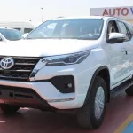 TOYOTA FORTUNER 2.7L PETROL AT 4X4 MODEL 2023 - Thumbnail 3