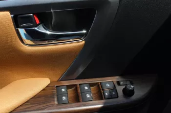 TOYOTA FORTUNER 2.7L PETROL AT 4X4 MODEL 2023