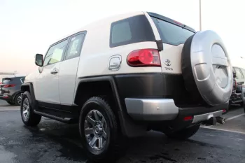 TOYOTA FJ CRUISER 4.0L SUV 4WD 5DOORS 2023