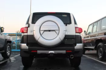 TOYOTA FJ CRUISER 4.0L SUV 4WD 5DOORS 2023