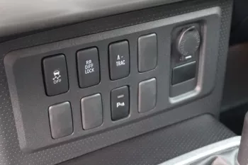 TOYOTA FJ CRUISER 4.0L SUV 4WD 5DOORS 2023