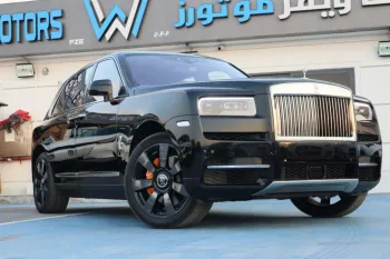 ROLLS ROYCE CULLINAN 2023 BLACK BADGE INDIVIDUAL SEATS AND STAR LIGHTS