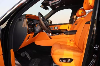 ROLLS ROYCE CULLINAN 2023 BLACK BADGE INDIVIDUAL SEATS AND STAR LIGHTS