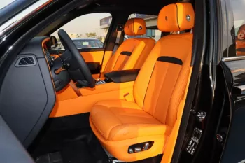 ROLLS ROYCE CULLINAN 2023 BLACK BADGE INDIVIDUAL SEATS AND STAR LIGHTS