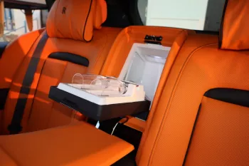 ROLLS ROYCE CULLINAN 2023 BLACK BADGE INDIVIDUAL SEATS AND STAR LIGHTS