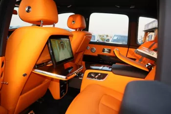 ROLLS ROYCE CULLINAN 2023 BLACK BADGE INDIVIDUAL SEATS AND STAR LIGHTS