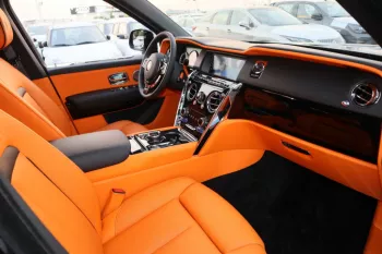 ROLLS ROYCE CULLINAN 2023 BLACK BADGE INDIVIDUAL SEATS AND STAR LIGHTS