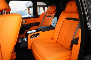 ROLLS ROYCE CULLINAN 2023 BLACK BADGE INDIVIDUAL SEATS AND STAR LIGHTS