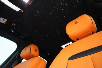 ROLLS ROYCE CULLINAN 2023 BLACK BADGE INDIVIDUAL SEATS AND STAR LIGHTS