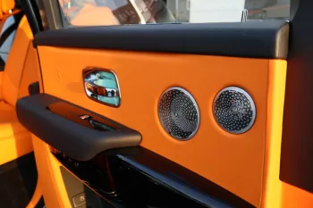 ROLLS ROYCE CULLINAN 2023 BLACK BADGE INDIVIDUAL SEATS AND STAR LIGHTS