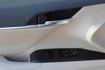 Toyota Camry GLE 2.5L Model 2023 .