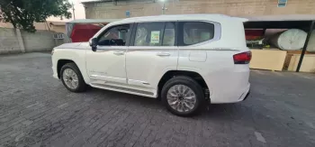 LHD - TOYOTA LANDCRUISER 300 4.0L PETROL VX-V AUTO