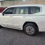 LHD - TOYOTA LANDCRUISER 300 4.0L PETROL VX-V AUTO - Thumbnail 4
