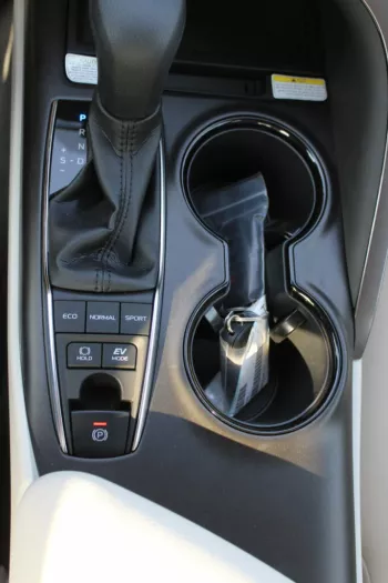 2022 TOYOTA CAMRY LE HYBRID 2.5