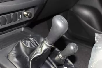 MITSUBISHI L200 PETROL 2022