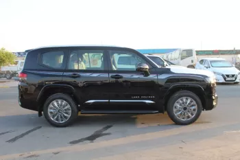 LHD - TOYOTA LANDCRUISER 300 3.3L DIESEL GXR BLACK COLOR FULL AUTO