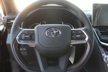 LHD - TOYOTA LANDCRUISER 300 3.3L DIESEL GXR BLACK COLOR FULL AUTO