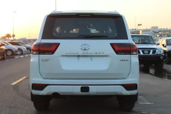 LHD - TOYOTA LANDCRUISER 300 3.3L DIESEL GXR WHITE COLOR FULL AUTO