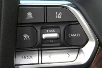 LHD - TOYOTA LANDCRUISER 300 3.3L DIESEL GXR WHITE COLOR FULL AUTO