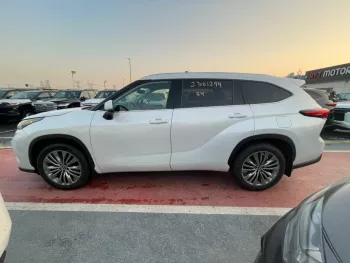 TOYOTA HIGHLANDER PLATINUM 2.4L TURBO CANADIAN SPECS 2023 MODEL