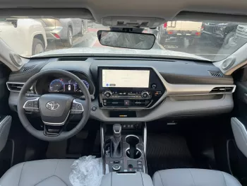 TOYOTA HIGHLANDER PLATINUM 2.4L TURBO CANADIAN SPECS 2023 MODEL