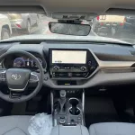 TOYOTA HIGHLANDER PLATINUM 2.4L TURBO CANADIAN SPECS 2023 MODEL - Thumbnail 6