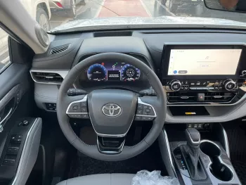 TOYOTA HIGHLANDER PLATINUM 2.4L TURBO CANADIAN SPECS 2023 MODEL
