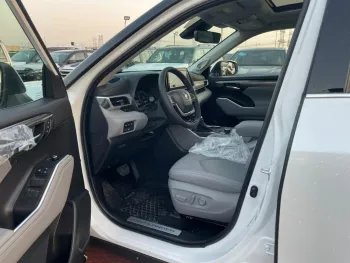 TOYOTA HIGHLANDER PLATINUM 2.4L TURBO CANADIAN SPECS 2023 MODEL
