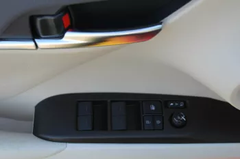 TOYOTA CAMRY GLE , 2.5L , CLOTH SEATS , SUNROOF , ALLOY WHEELS , 2023MY