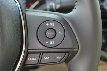 TOYOTA CAMRY GLE , 2.5L , CLOTH SEATS , SUNROOF , ALLOY WHEELS , 2023MY