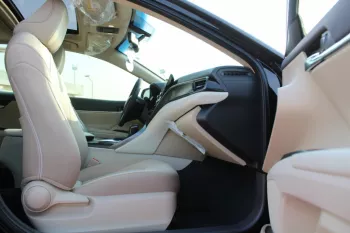 TOYOTA CAMRY GLE , 2.5L , CLOTH SEATS , SUNROOF , ALLOY WHEELS , 2023MY