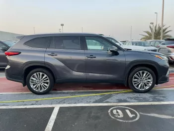 TOYOTA HIGHLANDER PLATINUM 2.4L TURBO CANADIAN SPECS 2023 MODEL