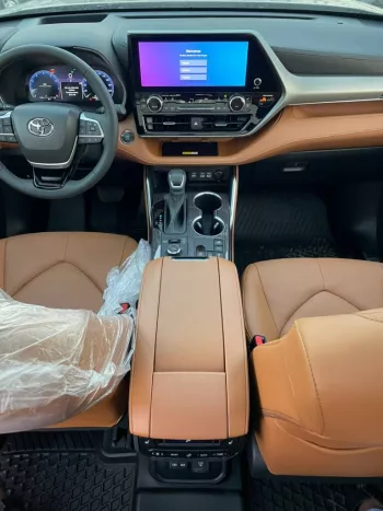 TOYOTA HIGHLANDER PLATINUM 2.4L TURBO CANADIAN SPECS 2023 MODEL
