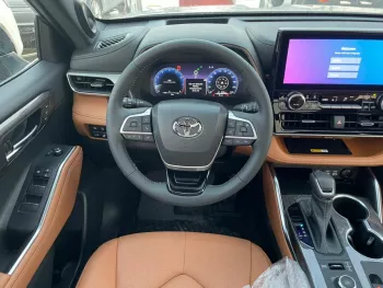 TOYOTA HIGHLANDER PLATINUM 2.4L TURBO CANADIAN SPECS 2023 MODEL