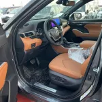 TOYOTA HIGHLANDER PLATINUM 2.4L TURBO CANADIAN SPECS 2023 MODEL - Thumbnail 9