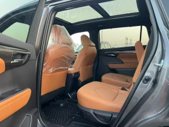 TOYOTA HIGHLANDER PLATINUM 2.4L TURBO CANADIAN SPECS 2023 MODEL