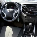 Mitsubishi L200 2.4L 2023 Grey Diesel - Thumbnail 11