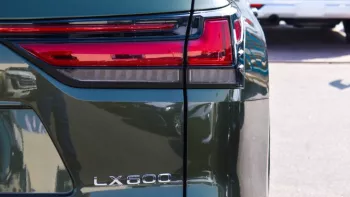 LEXUS LX600 Signature 2022 3.5L 6Cyl Twin Turbo 4WD