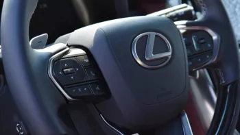 LEXUS LX600 Signature 2022 3.5L 6Cyl Twin Turbo 4WD