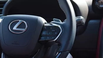 LEXUS LX600 Signature 2022 3.5L 6Cyl Twin Turbo 4WD