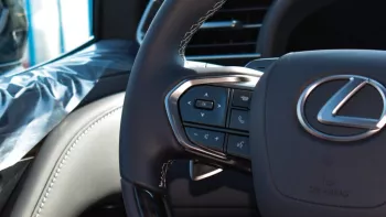 LEXUS LX600 Signature 2022 3.5L 6Cyl Twin Turbo 4WD
