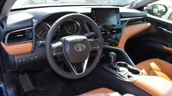 Toyota Camry Grande V6 3.5L FWD 2022