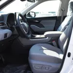 Toyota Highlander GLE Hybrid 2.5L 2022 - Thumbnail 12