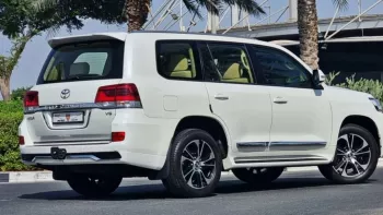 Toyota Land Cruiser GX.R-V8-2016-GCC-EXCELLENT CONDITION